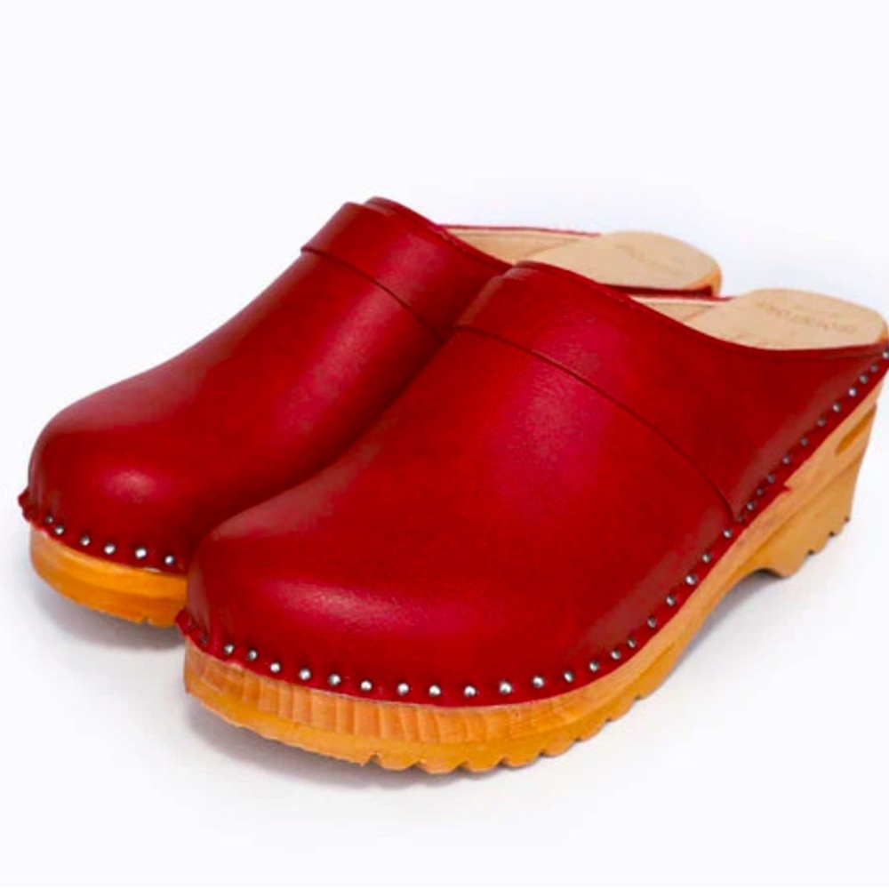 Troentorp X Good Guys Red Vegan Clogs sz9